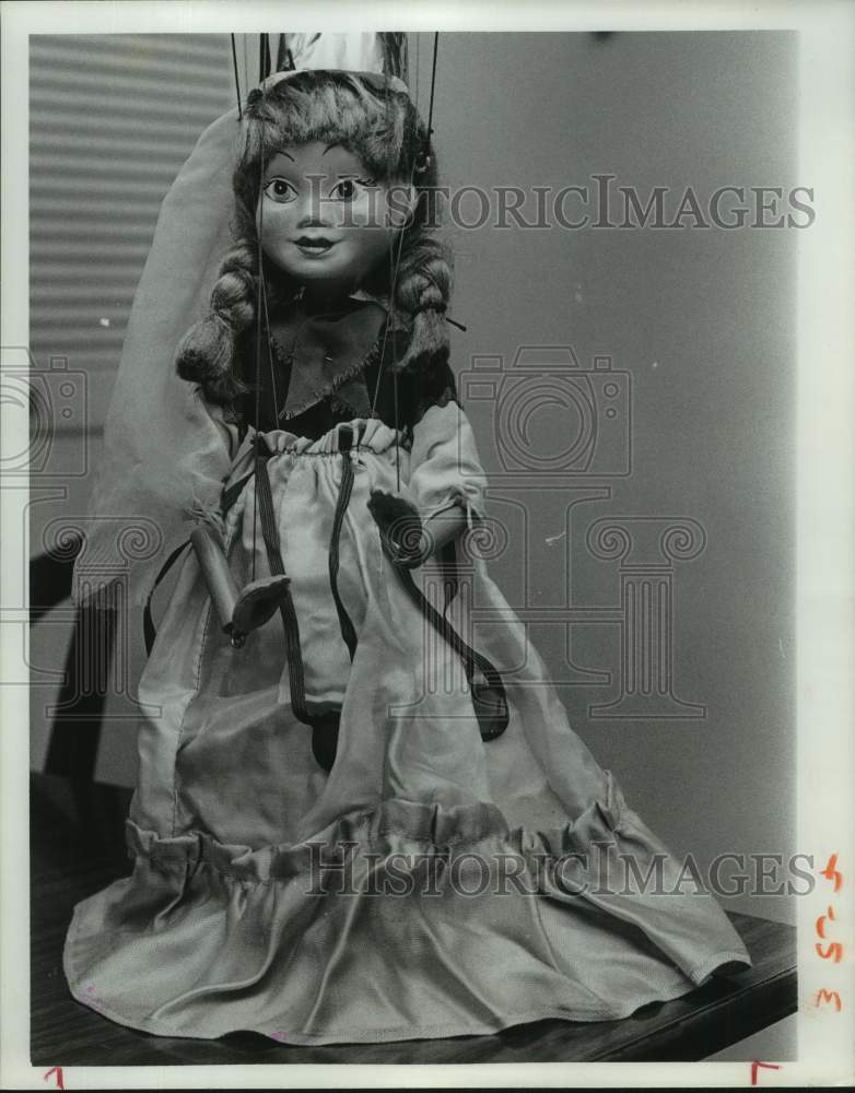 1977 Press Photo Puppet With Hand-Made Costume in Houston,Texas - hca66323- Historic Images