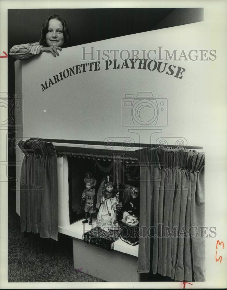 1977 Press Photo Jean Kuecher and Marionette Playhouse in Houston, Texas- Historic Images