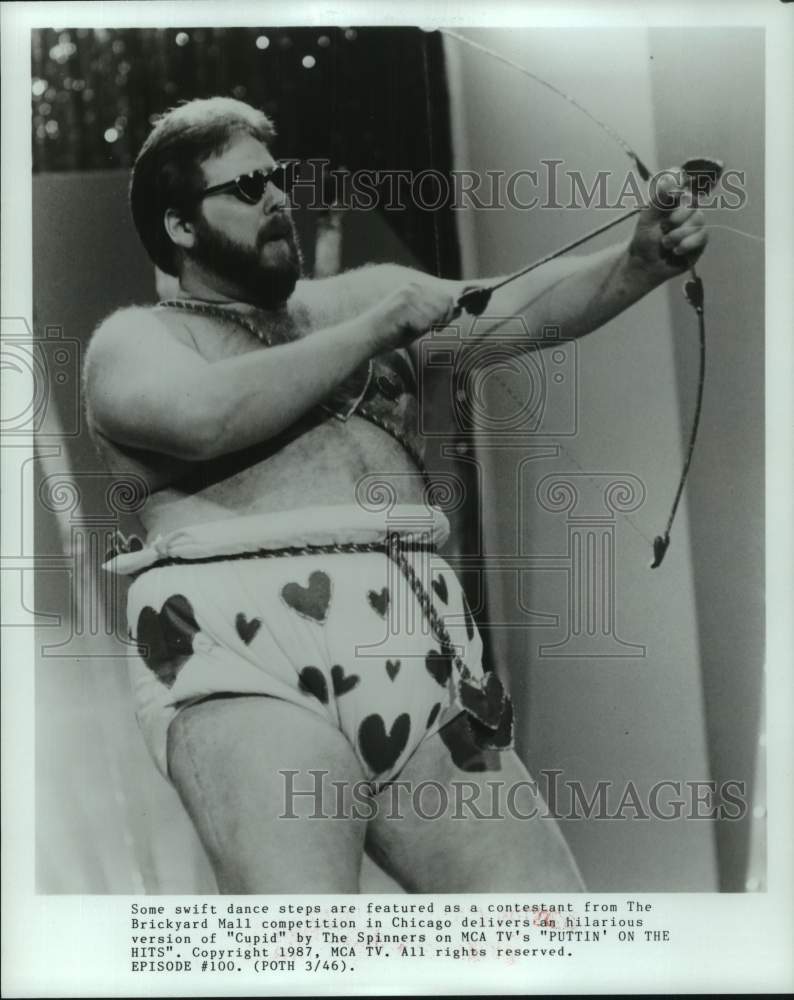 1987 Press Photo Performer in MCA TV's "Puttin' On The Hits", Chicago, Illinois- Historic Images