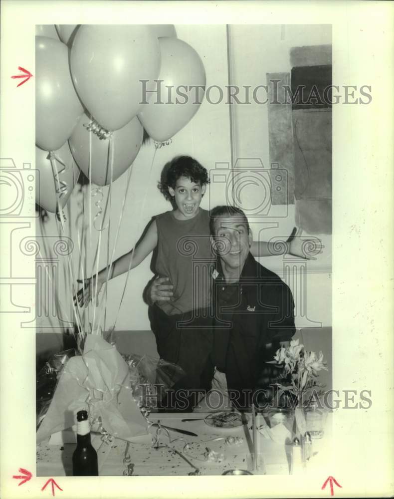 1989 Press Photo Andrew Harrison, Paul Ainsley celebrate; &quot;Les Miserables&quot;- Historic Images