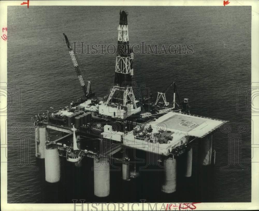 1976 Press Photo Offshore oil drilling rig - Shell - hca66935