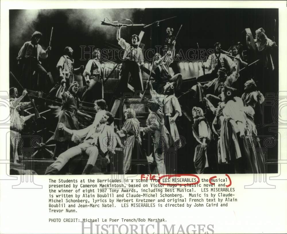 1992 Press Photo Students of the Barricades in Scene from Les Miserables Musical- Historic Images