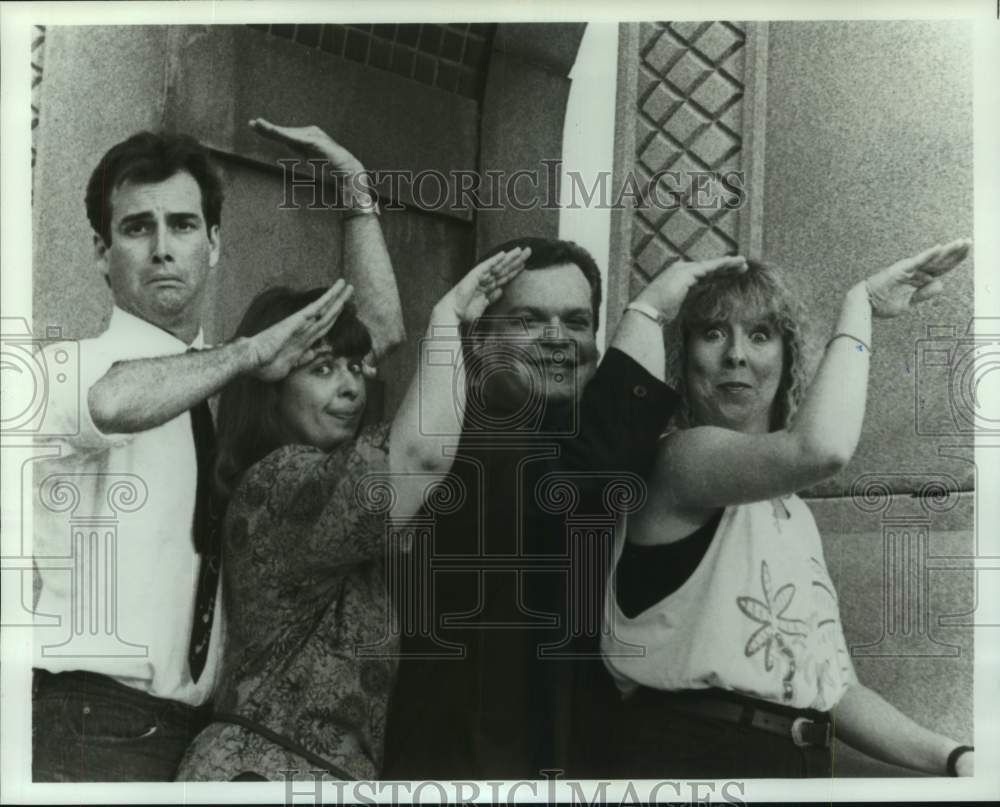 1990 Press Photo Cast of &quot;Battle Cry Requires Tissue&quot; at Stages Theater, Houston- Historic Images