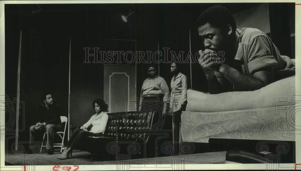 1981 Press Photo Ensemble Theater cast members rehearse &quot;The Amen Corner&quot;- Historic Images