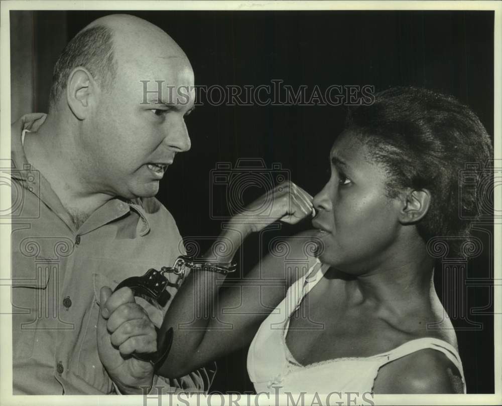 1988 Press Photo Kenn Cullinane &amp; Elaine Taylor at The Ensemble Theater- Historic Images