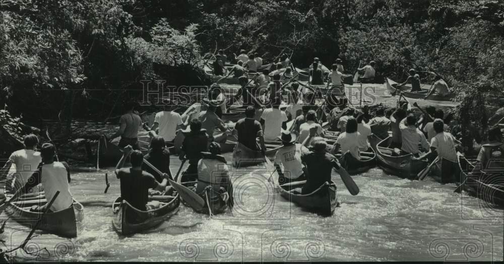1971 Press Photo Start of Houston Canoe Club's Reekin' Regatta - hca67486