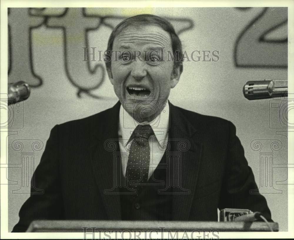 1985 Press Photo Humorist James (Doc) Blakely Making a Funny Expression- Historic Images