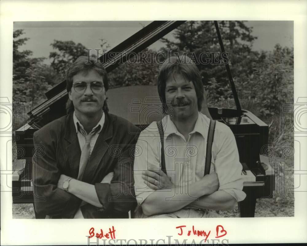 1990 Press Photo Tom Bodett National Radio Host and Johnny B. in Homer Alaska- Historic Images