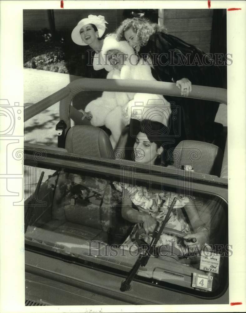 1986 Press Photo Christine Brennan-Martin and Models, Alley Theater, Houston- Historic Images