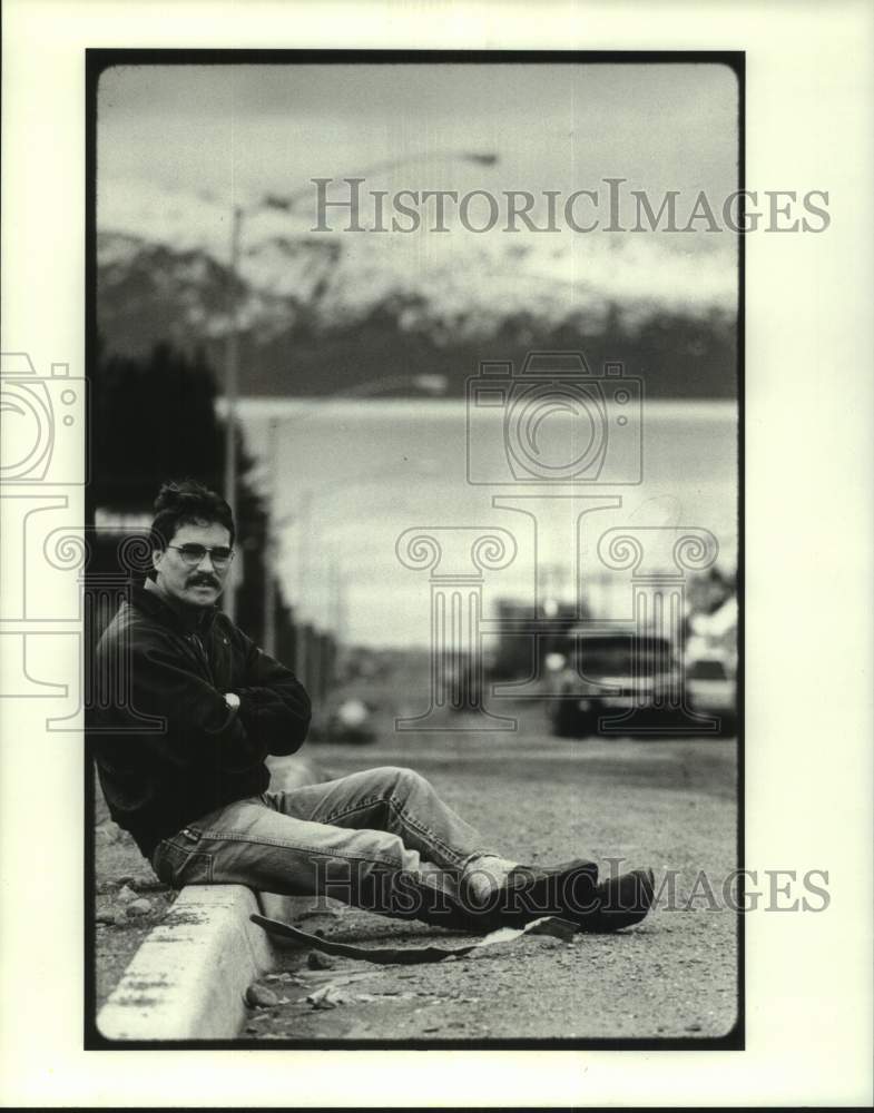 1990 Press Photo Tom Bodett, Spokesperson for Motel 6 - hca68929- Historic Images