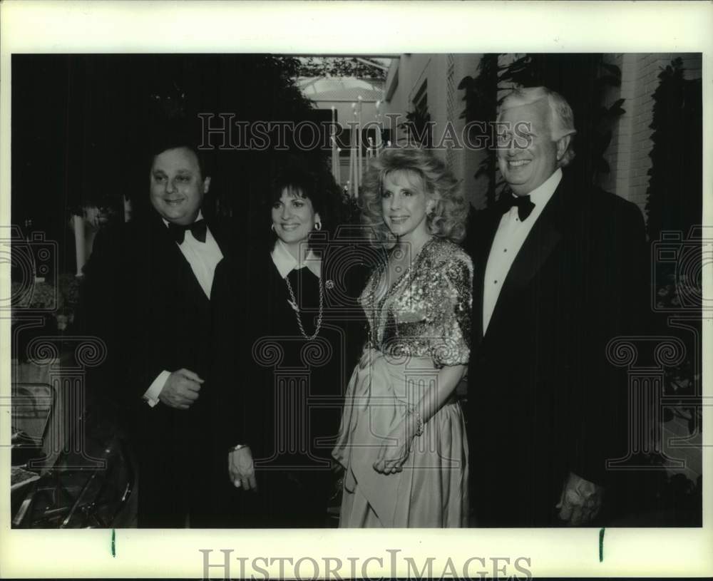 1987 Press Photo Attendees at Sutherland/Pavarotti Concert and Party, Houston- Historic Images