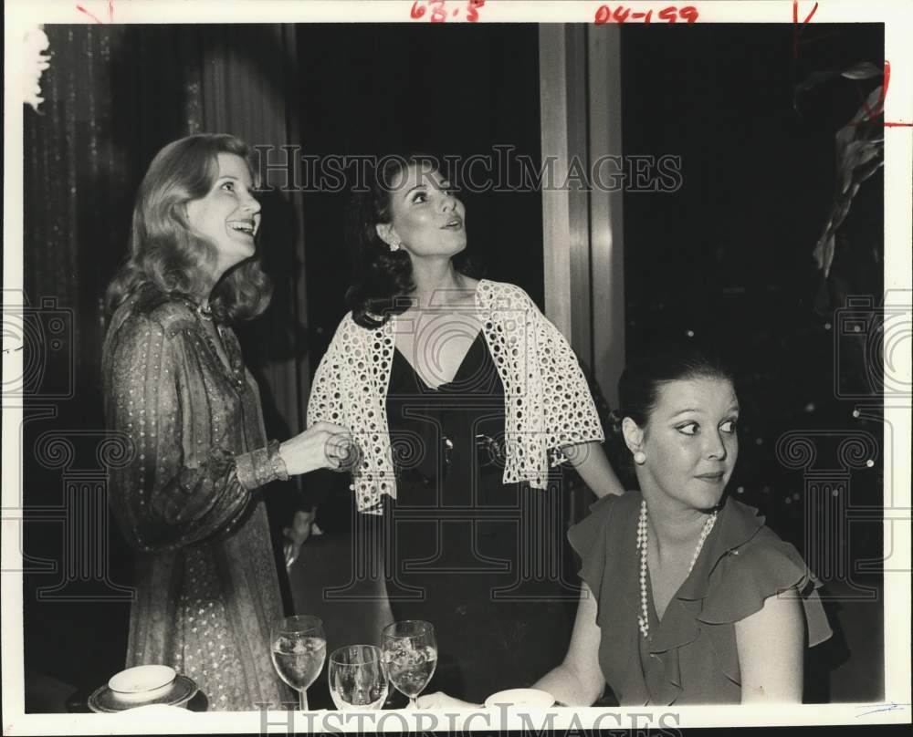 1979 Press Photo Gayle Bentson, Gail Gross, Betsy Parish attend Houston event