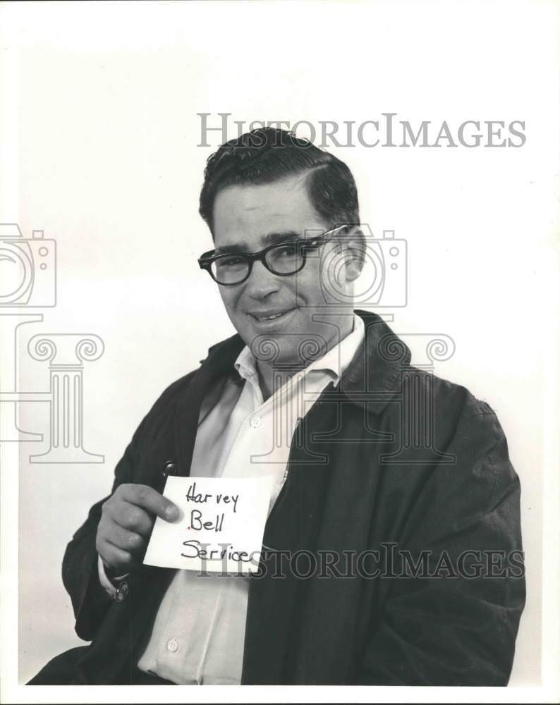 1967 Press Photo Harvey Bell - hca71172
