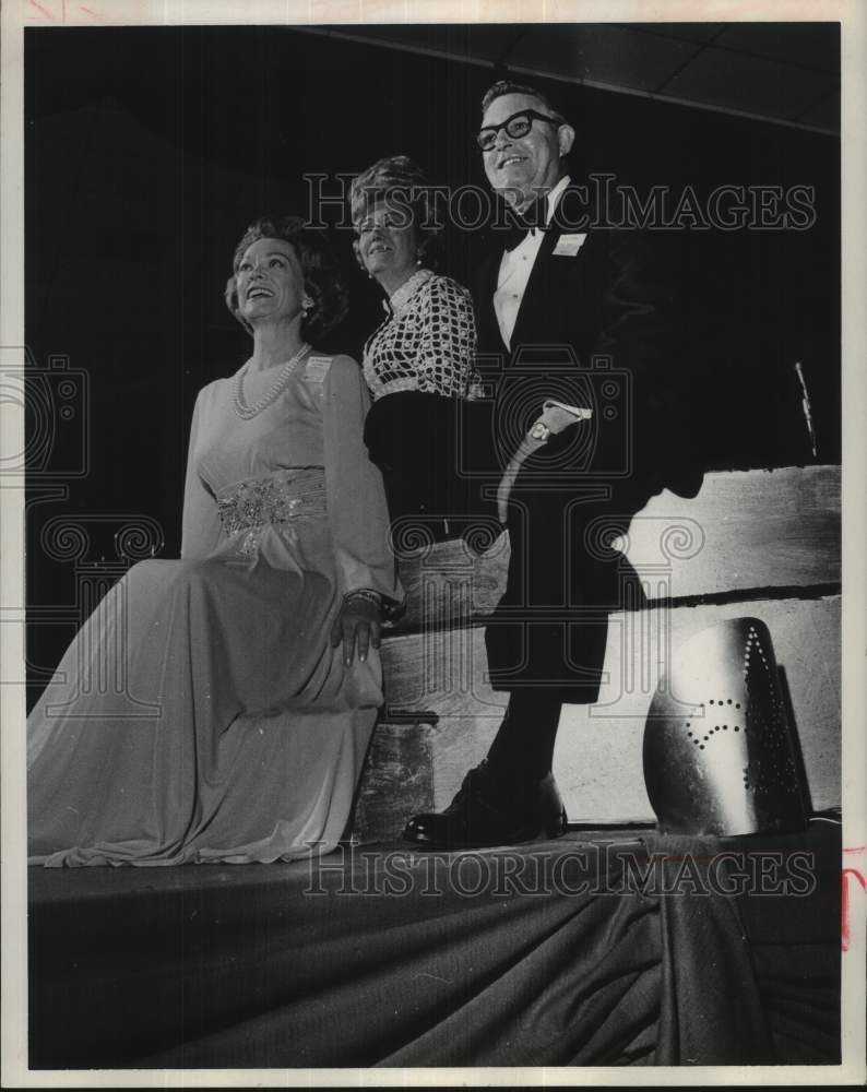 1970 Press Photo Mrs Dolores Johnston (l) &amp; Pres &amp; Mrs Buddy Bray, Houston Rodeo- Historic Images