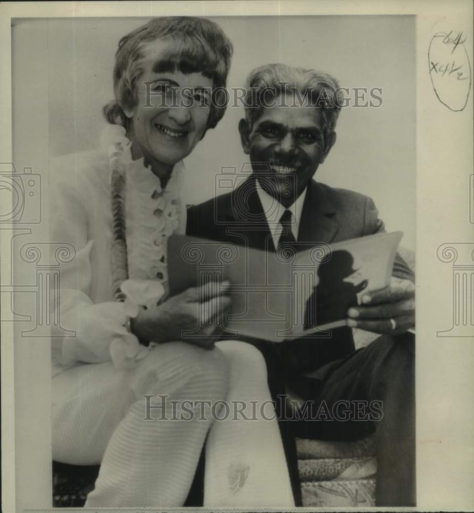 1971 Press Photo Neville Bonner, Australian Senator-elect &amp; finance Heather Ryan- Historic Images