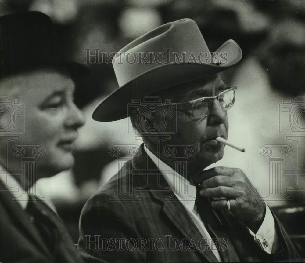 1966 Press Photo Orange, TX millionaire-oilman Edgar W. Brown at horse auction- Historic Images