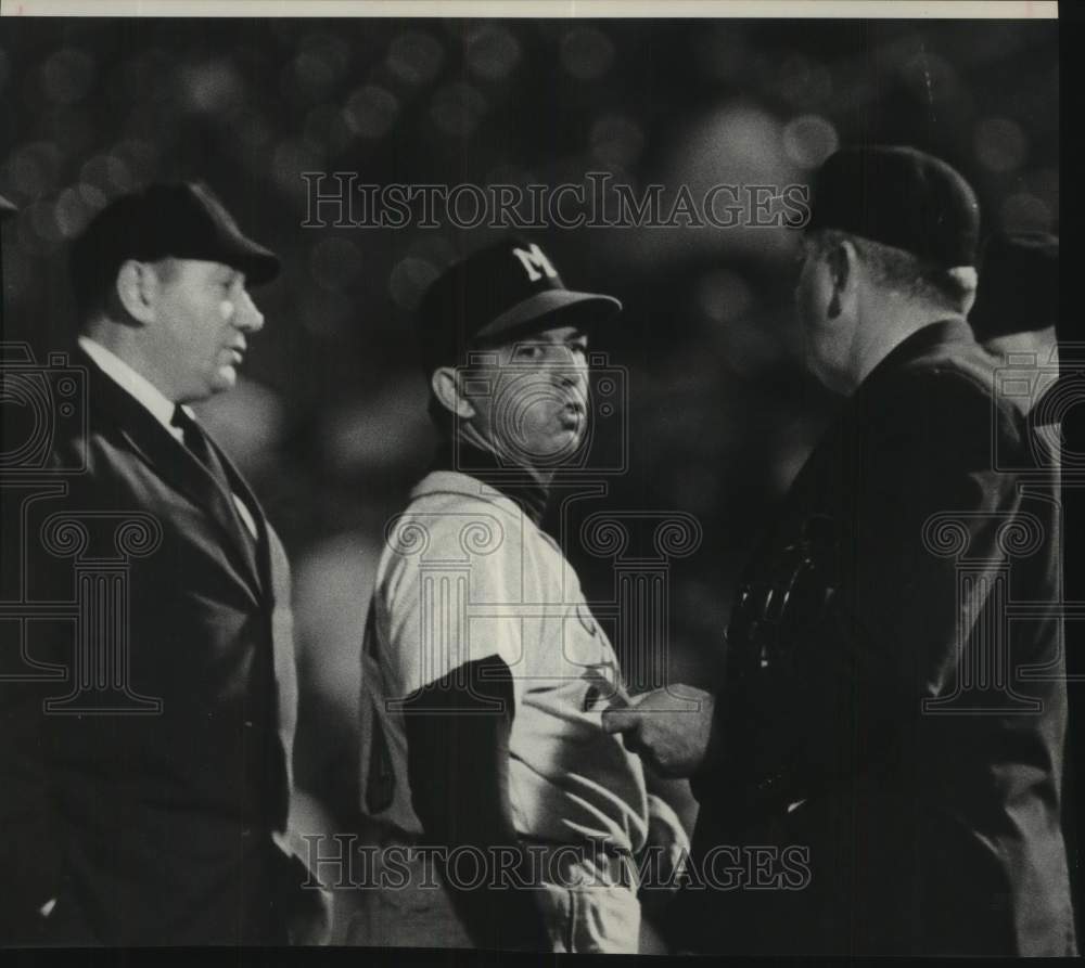 1983 Press Photo Bobby Bragan, steward of the Braves, &amp; friends at Colt Stadium- Historic Images