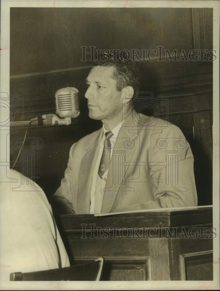 1956 Press Photo L.A. Bratton, former Market Master speaks - hca75278
