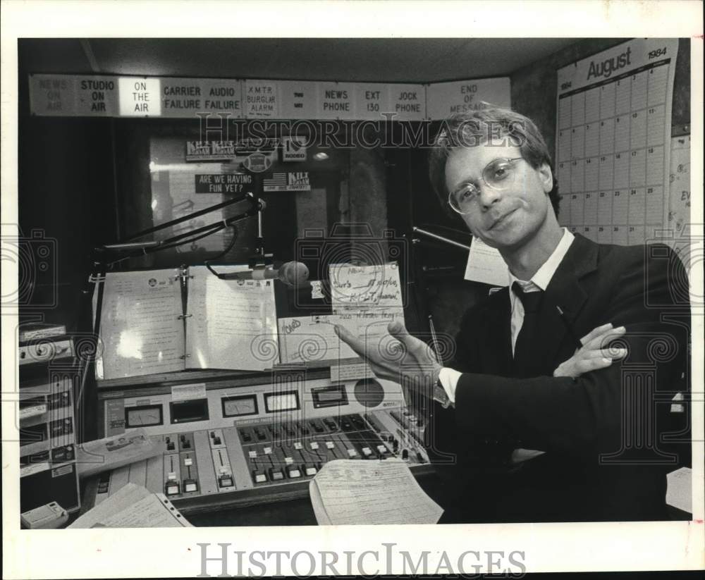 1984 Press Photo Rick Candea of KILT Radio in Recording Studio - hca77188- Historic Images