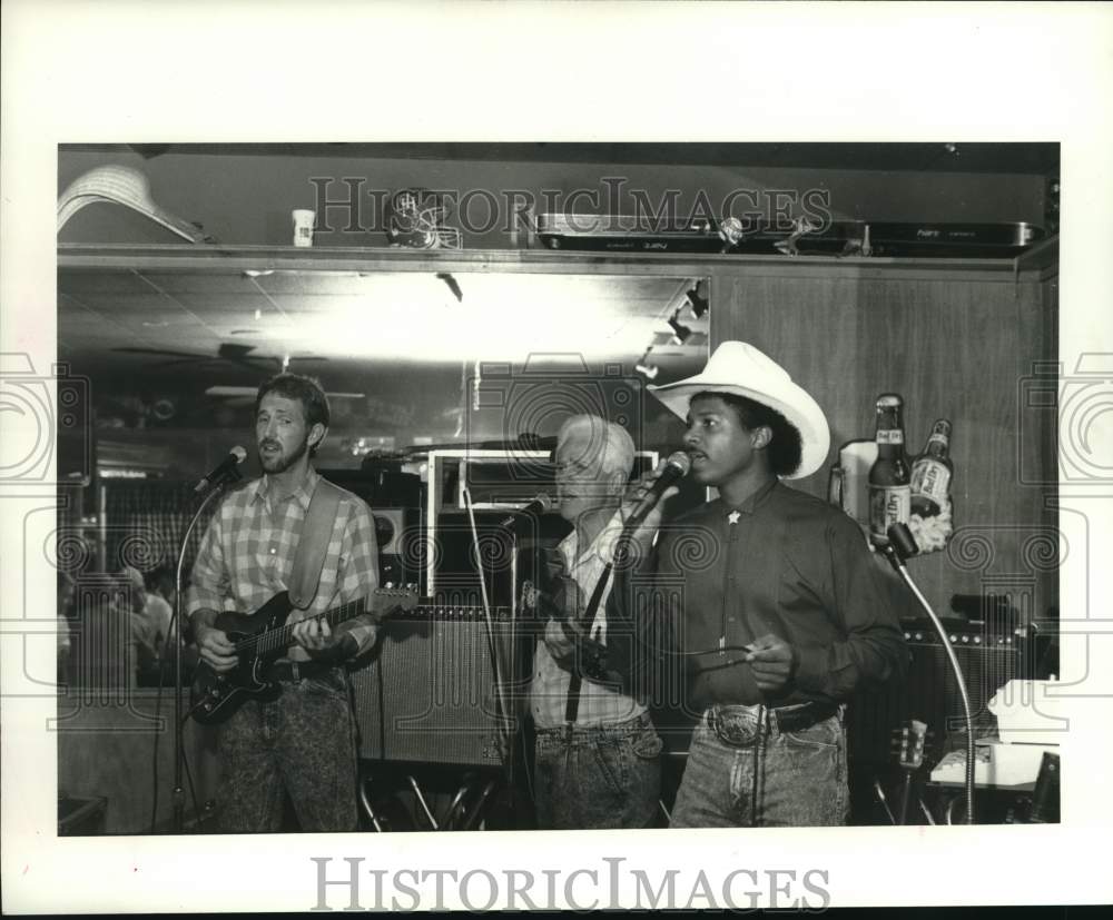 1989 Press Photo Larry Callies, Eddie Nation, Bob White perform at Clabrone&#39;s- Historic Images