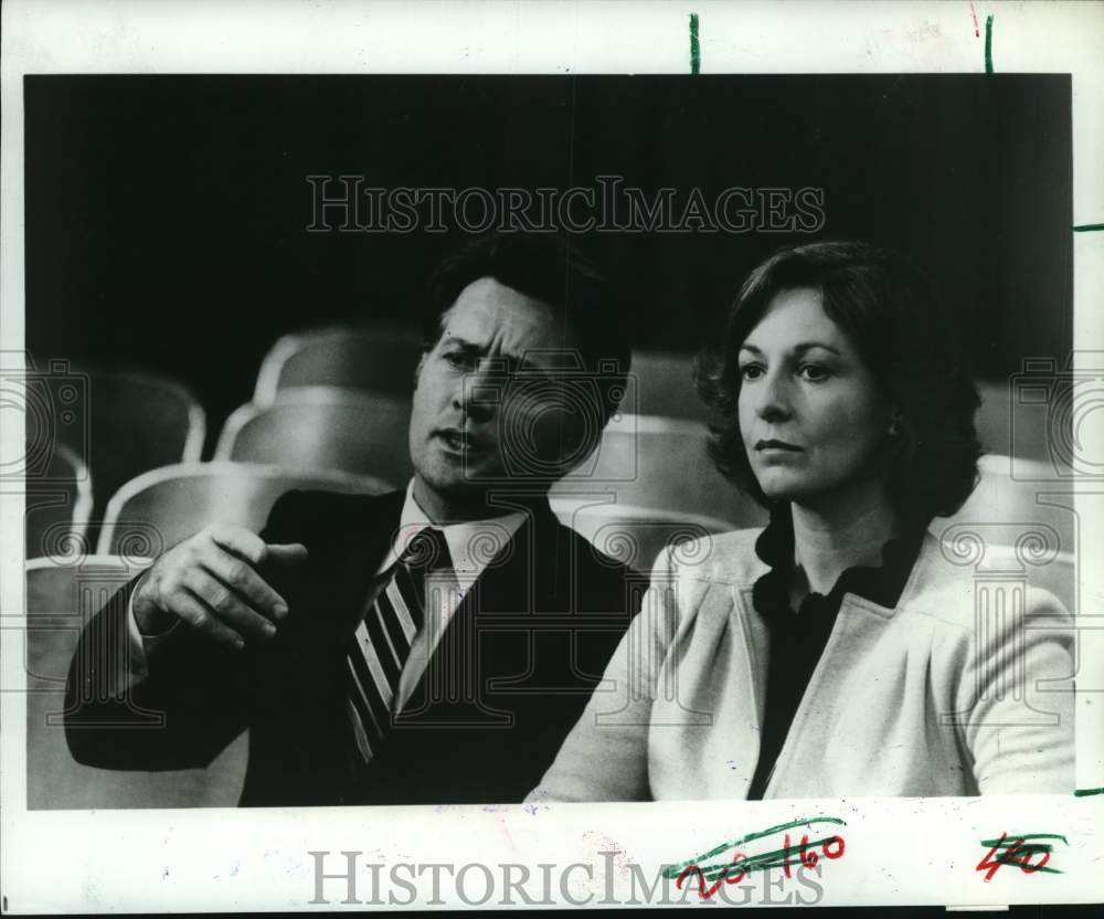 1984 Press Photo Martin Sheen, Jane Alexander in &quot;In the Custody of Strangers&quot;- Historic Images