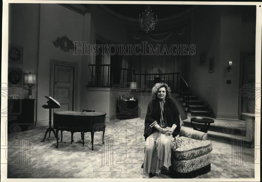 1988 Press Photo Josephine Abady, artistic director of Cleveland Play House- Historic Images