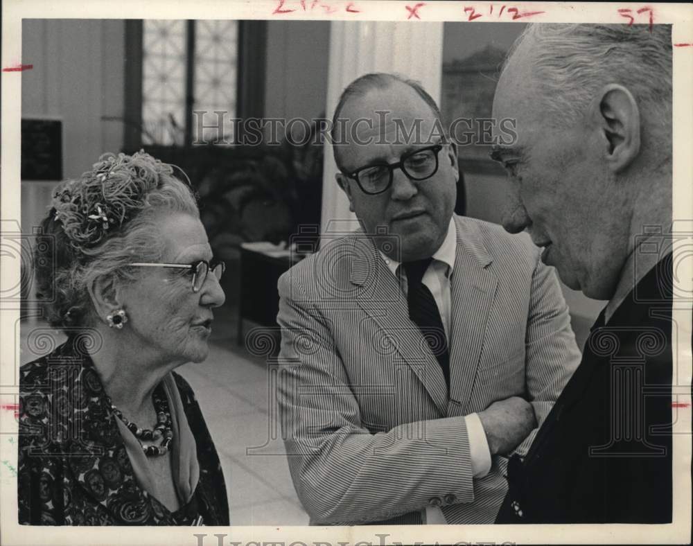 1964 Press Photo Florence Brown and son Hamilton at Houston Museum of Fine Arts