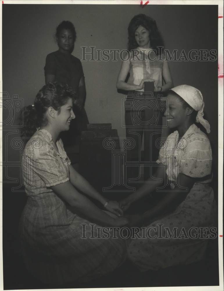 1986 Press Photo Scene From &quot;Box Church&quot; Playing at Stages Theater, Houston- Historic Images