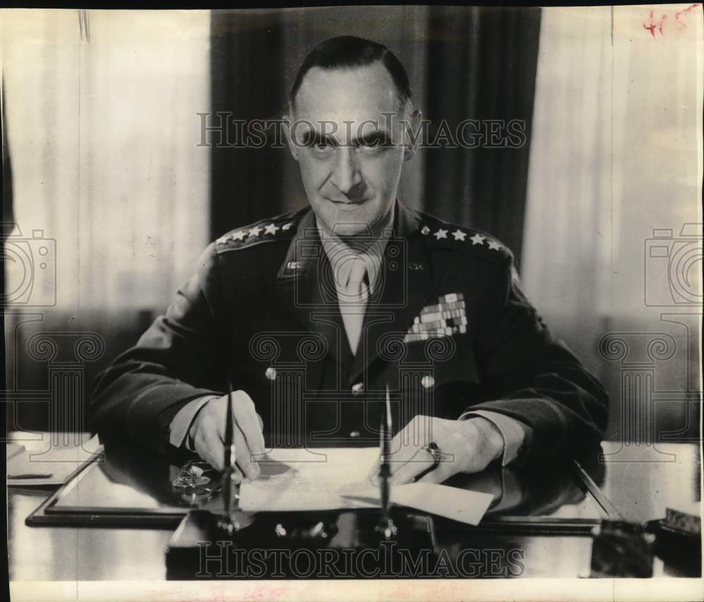 1950 Press Photo General Lucius D. Clay - hca79841
