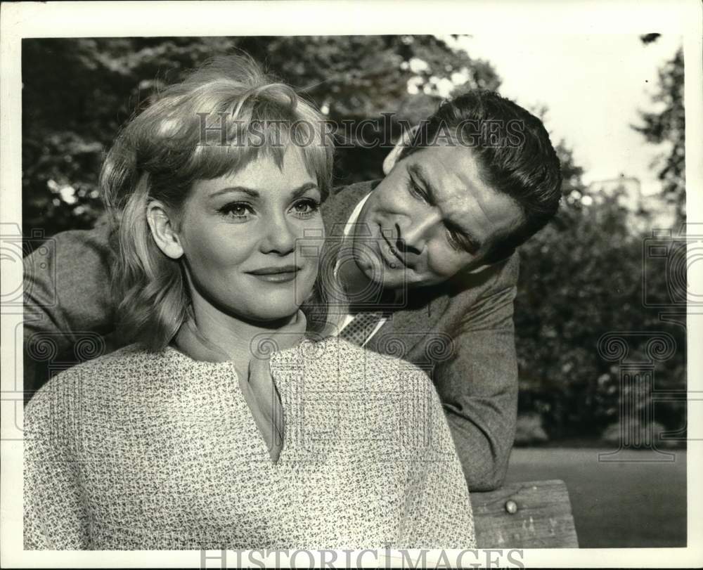 1971 Press Photo Stephen Boyd, Diane Cilento in "The Third Secret" movie scene
