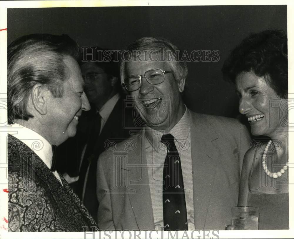 1983 Press Photo Mr. &amp; Mrs. Robert Cizik with actor Donald O&#39;Connor in Houston.- Historic Images