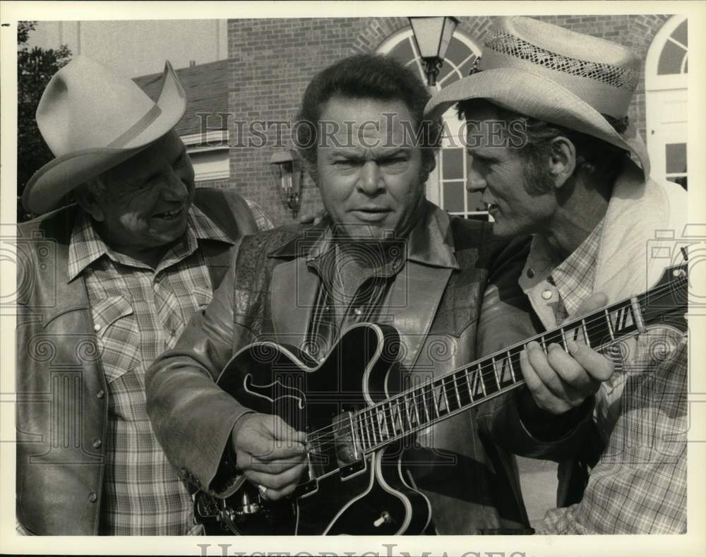 1981 Press Photo Slim Pickens, Roy Clark, Jerry Reed on &quot;The Nashville Palace&quot;- Historic Images