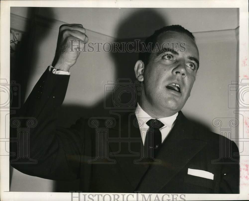 1956 Press Photo Governor Frank, G. Clement of Tennessee raises fist - hca80194