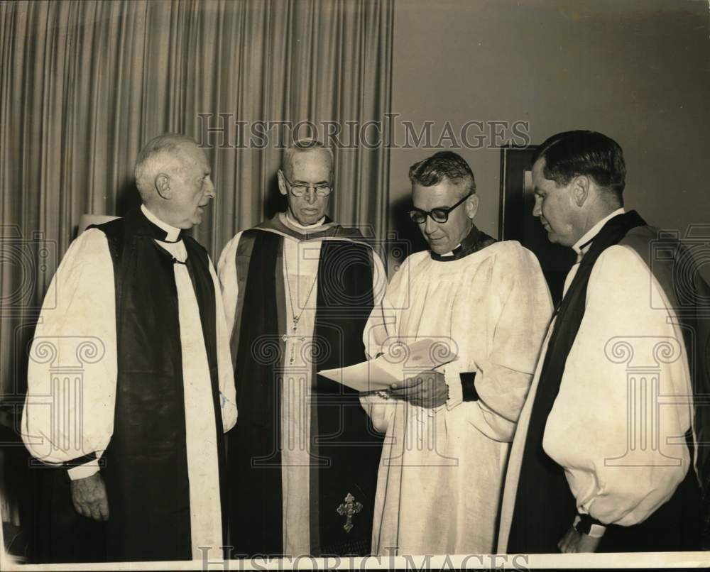 1956 Press Photo Episcopal Bishops with Reverend James P. Clements of Houston