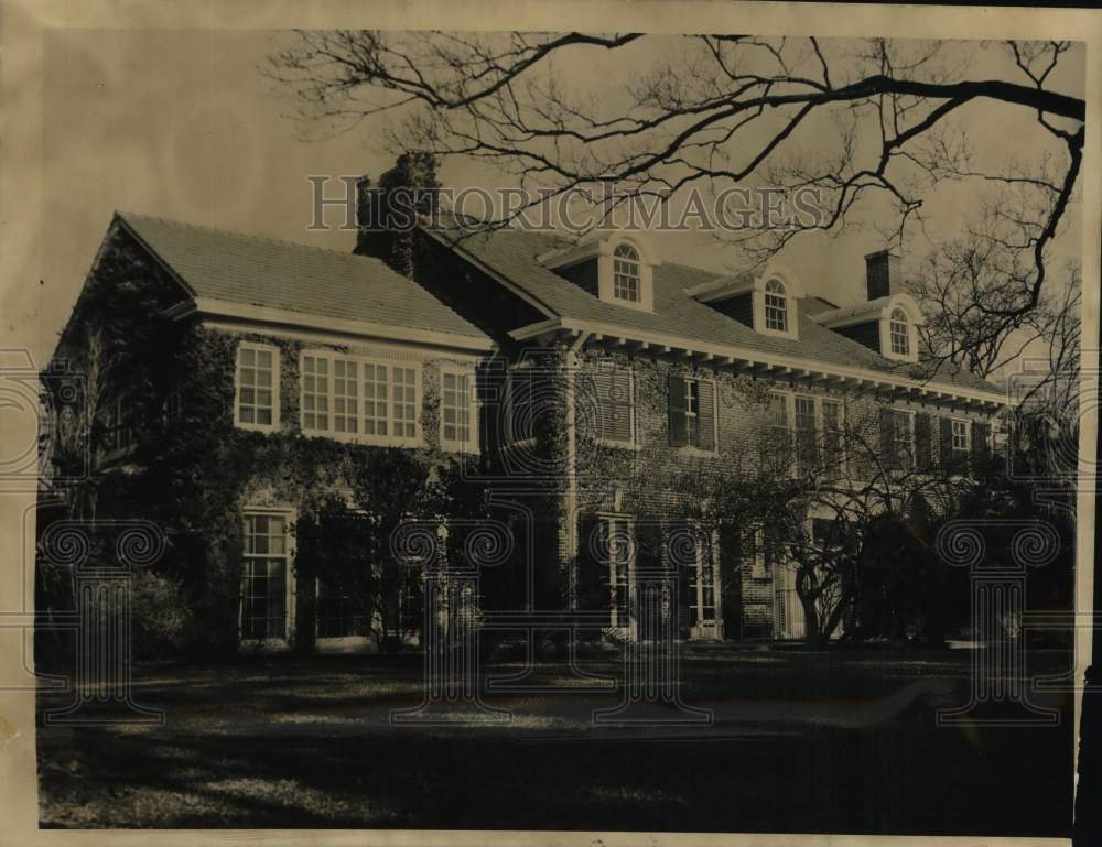 1958 Press Photo Mr. and Mrs. W. L. Clayton&#39;s Houston residence - hca80256