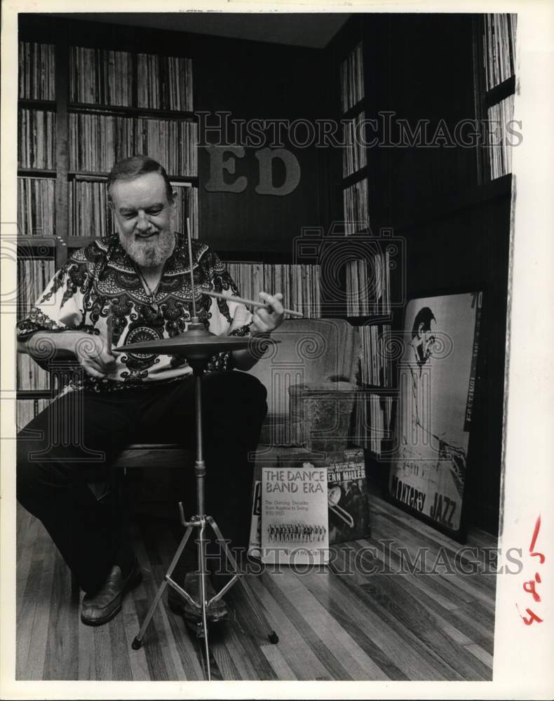 1978 Press Photo Houston record collector Ed Case works out on the hihat cymbals- Historic Images