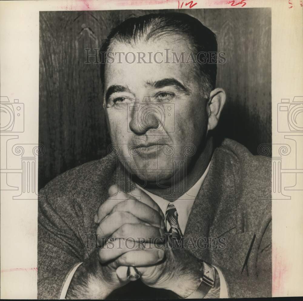 1951 Press Photo Happy Chandler clasps his hands - hca80666