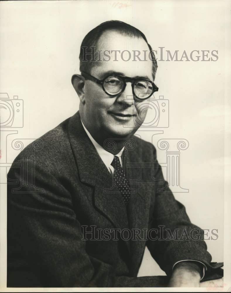 1956 Press Photo Gulf Oil Company Attorney Walter C. Clemons - hca81120