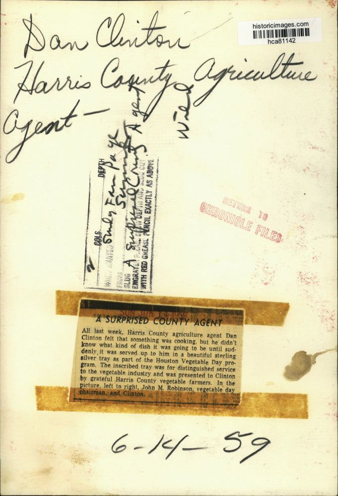 1959 Press Photo John Robinson with silver tray from Dan Clinton- Harris Co.