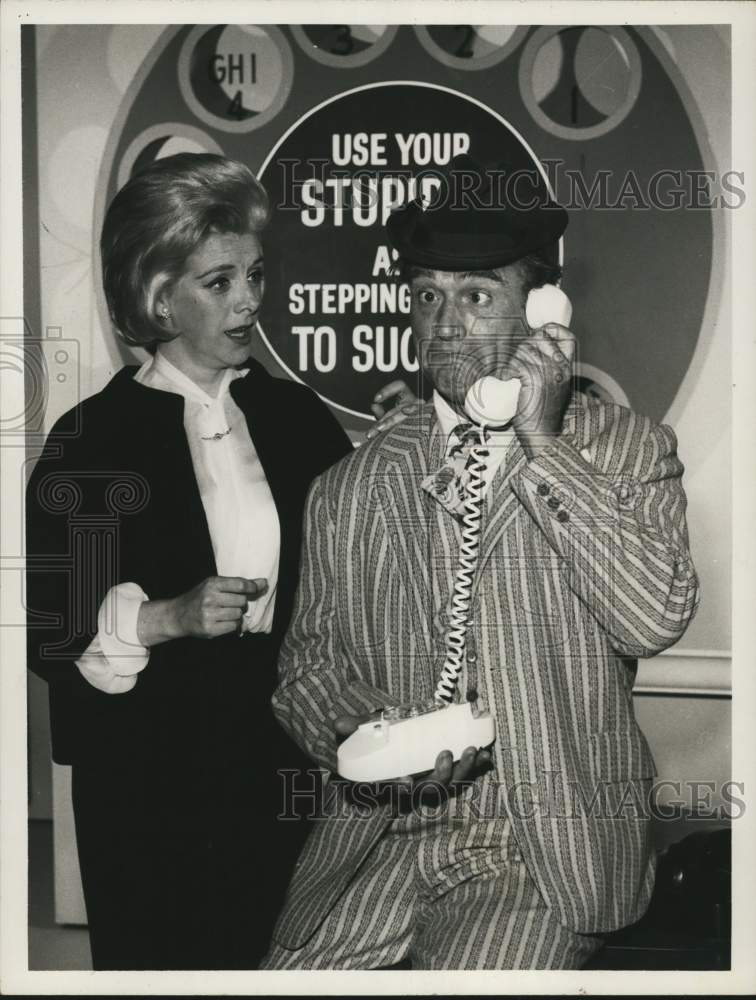 Press Photo Rosemary Clooney and Red Skelton perform television skit - hca81157- Historic Images