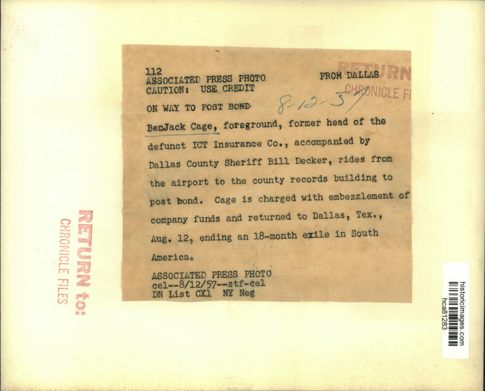 1957 Press Photo Texas Sheriff Bill Decker picked Ben Cage up from airport