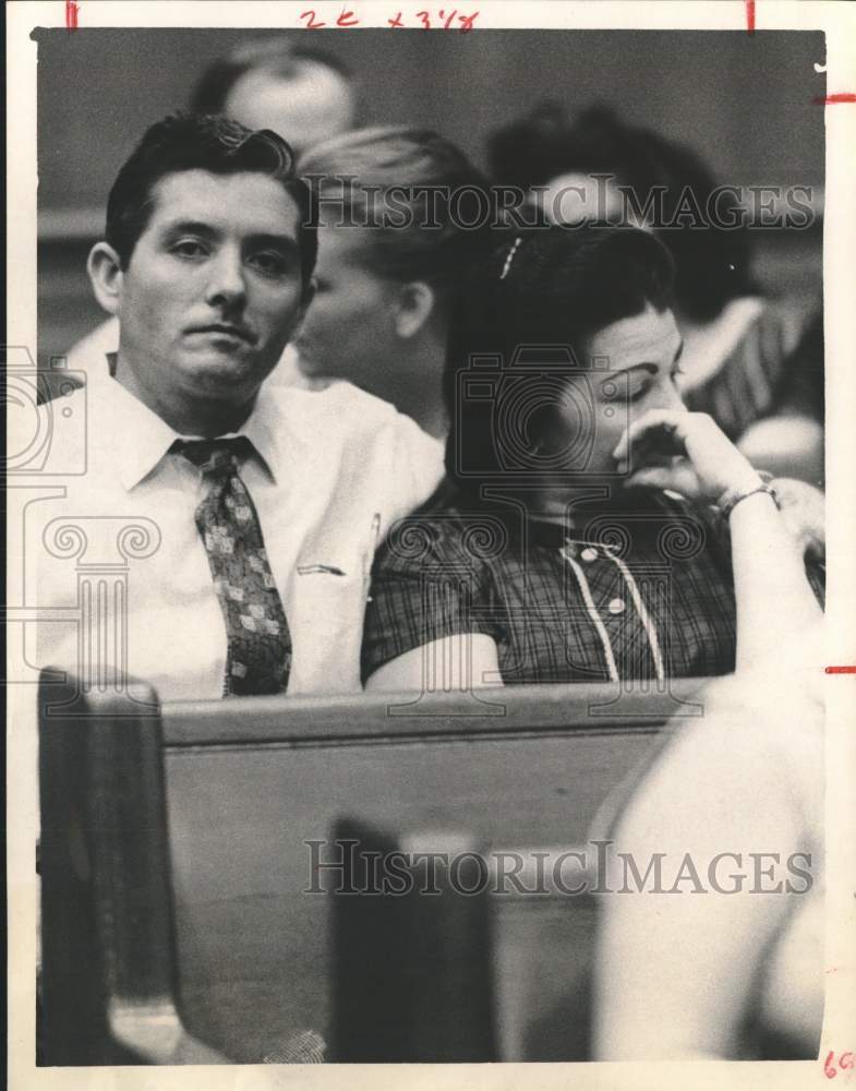 1965 Press Photo Mr. and Mrs. E. Erwin Chappel Waits While Jury Deliberates