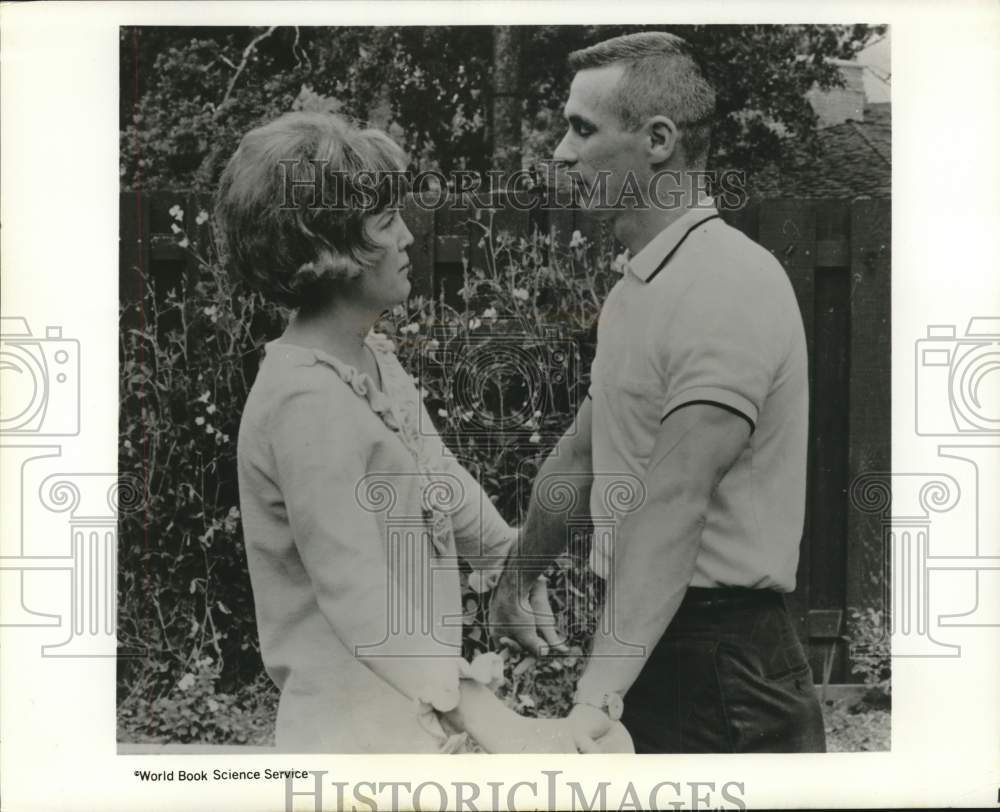 1969 Press Photo Astronaut & Mrs Eugene Cernan together for some quiet time.