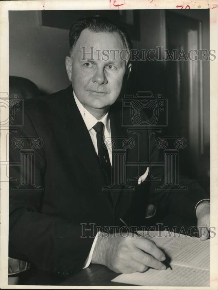 1960 Press Photo Domestic Relations Judge John Compton - hca81804