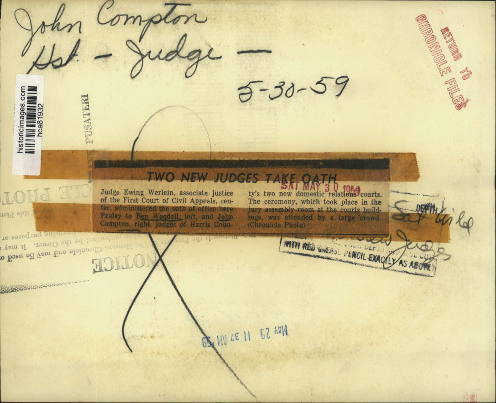 1959 Press Photo Ben Woodall & John Compton sworn in by Judge Ewing Werlein