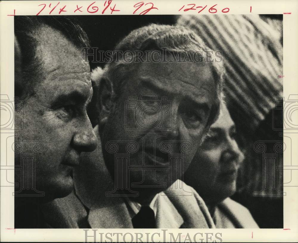 1975 Press Photo United States officials attend Oilers vs Redskins football game- Historic Images