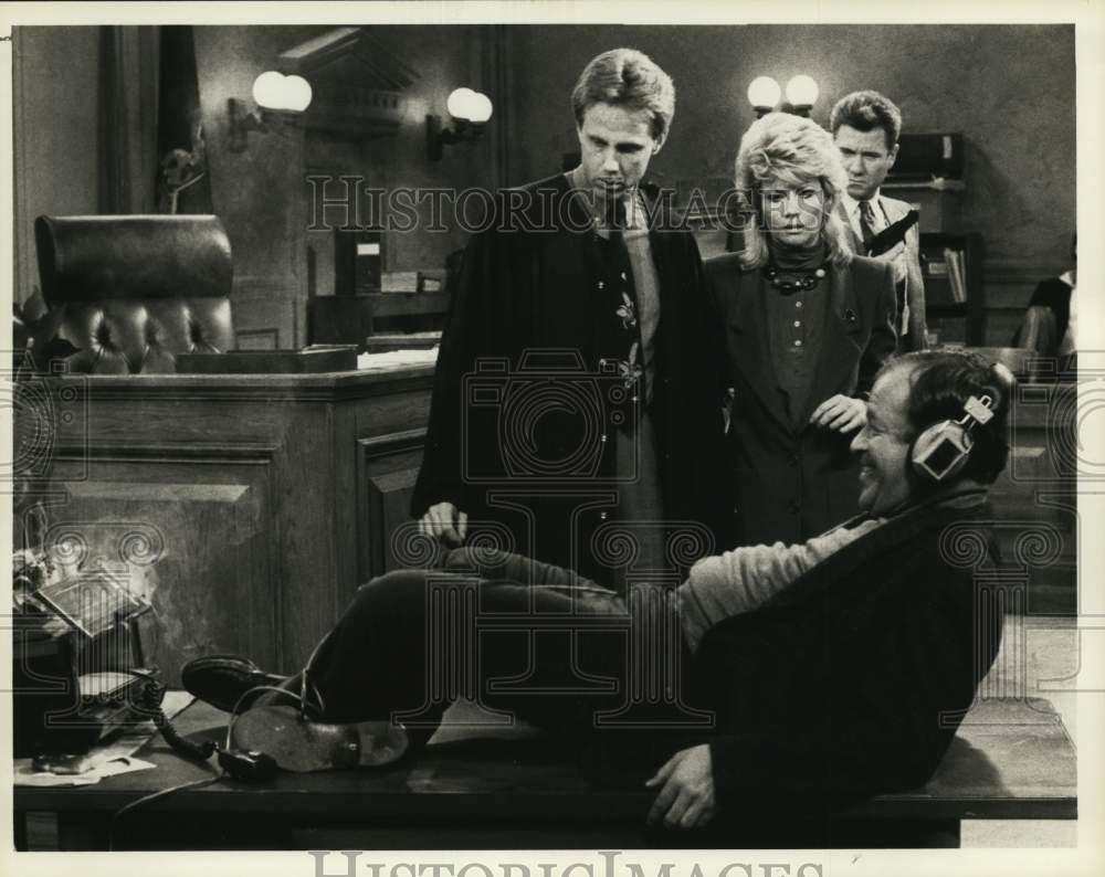 1986 Press Photo Harry Anderson, Markie Post &amp; John Larroquette in &quot;The Hostage&quot;- Historic Images