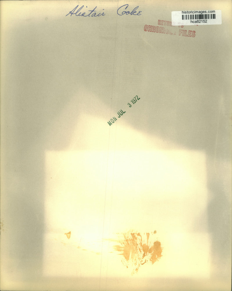 1972 Press Photo Weapon Reported on by Alistair Cooke - hca82152