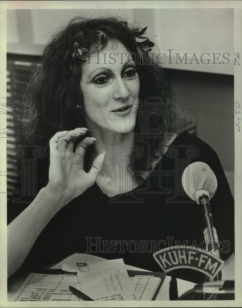 1981 Press Photo Houston radio talk show host Sasha Carbajal - hca82506- Historic Images