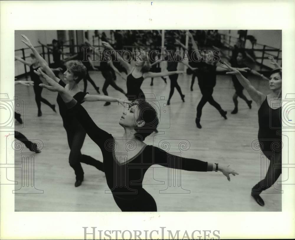 1987 Press Photo Choreographer Cookie Joe With Jazz Company Troupe, Houston- Historic Images